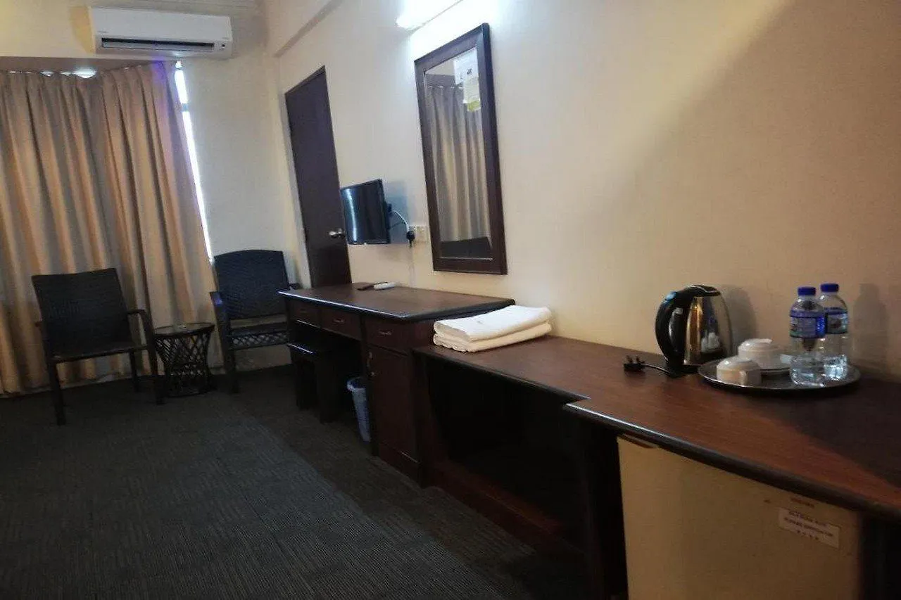 Hotel Damai Parit Buntar 2*,  Malaysia